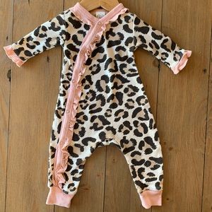 Baby girl leopard romper